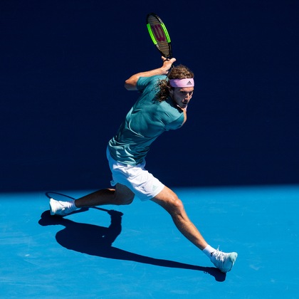 显得异常紧 显得异常紧