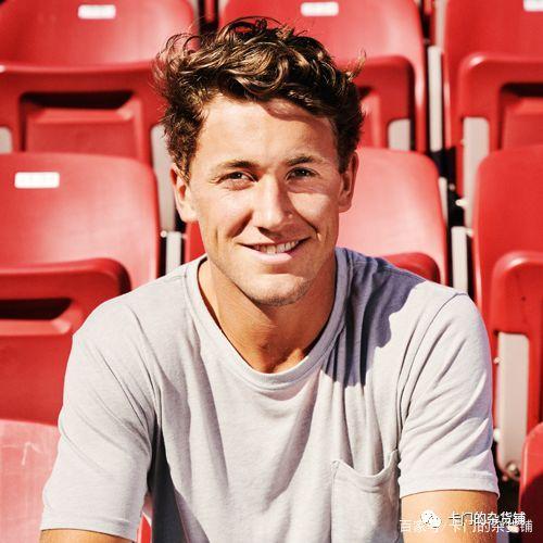 虽让车队在 虽让车队在