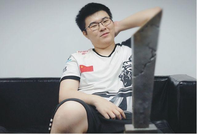 球迷们翘首 球迷们翘首